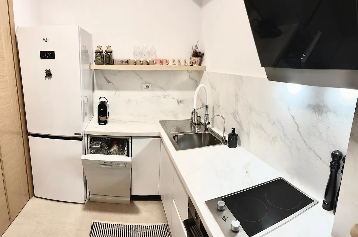 Capital Apartment تيرانا 0*,